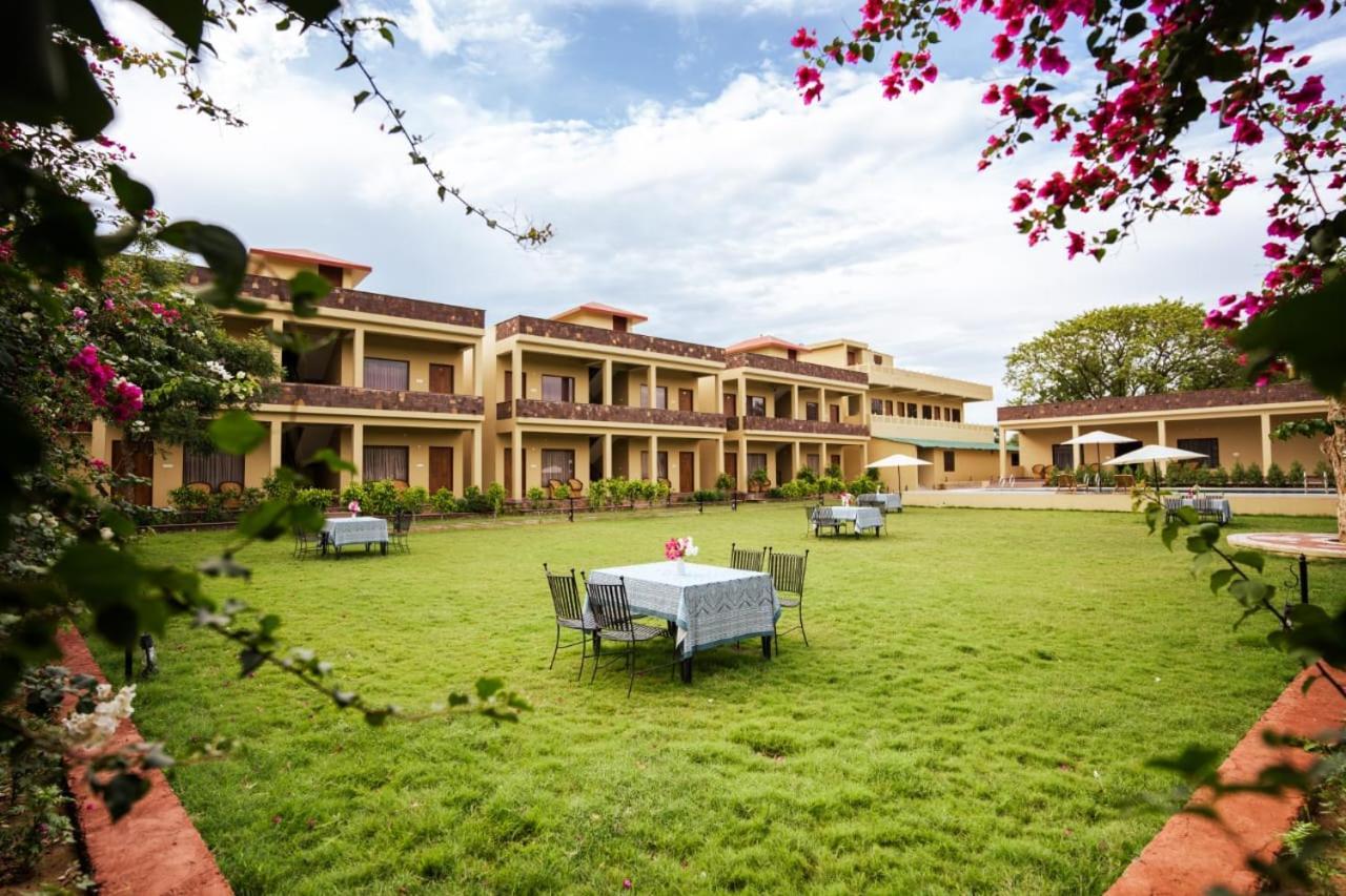 Rajbagh By Aaryam Hotel Sawai Madhopur Bagian luar foto